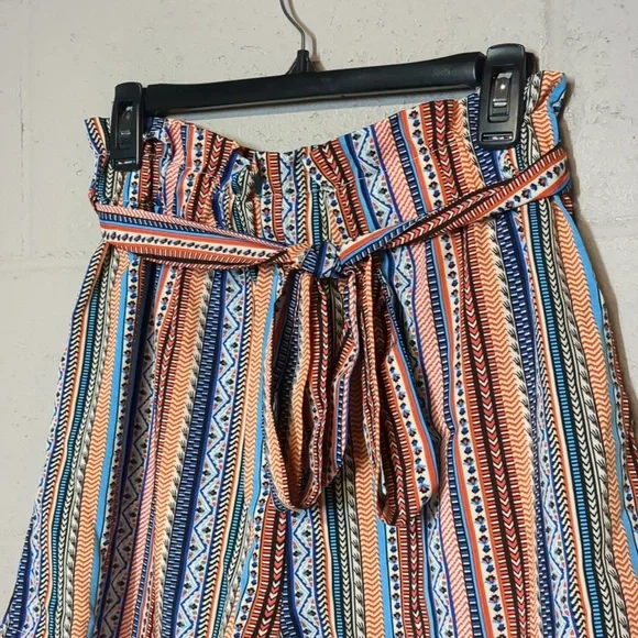 Women's Geo Print Paperbag Waist Belted Shorts Lightweight Summer Shorts Size Lg - Picture 3 of 7